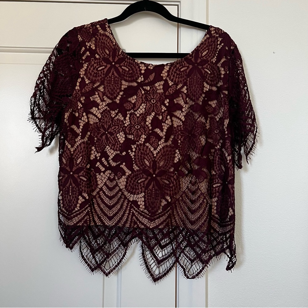 Express lace crop top size L